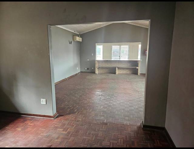 BUSINESS PROPERTY TO RENT IN MENLO PARK